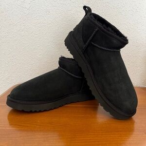 UGG Classic Ultra Mini Women’s Size 9 Black Booties